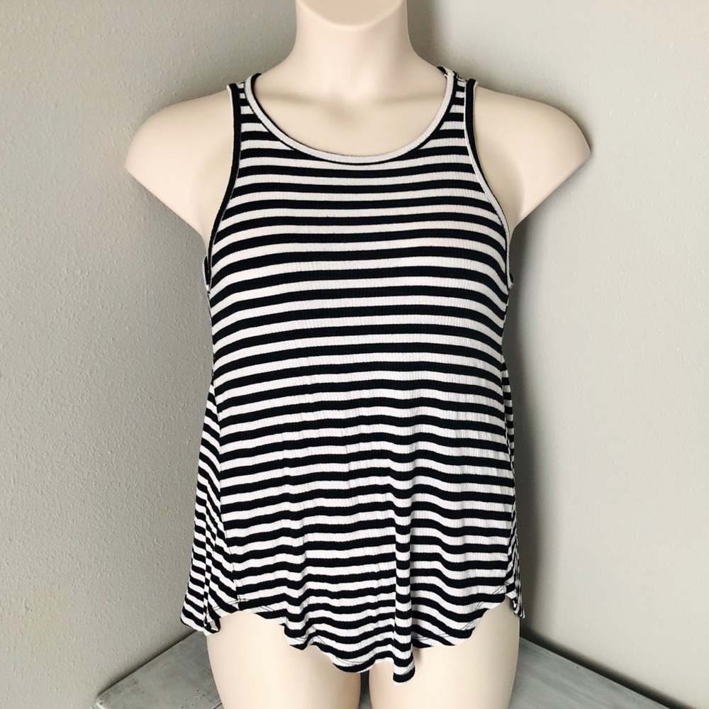 ☀️3/$15 Black & White Tank
